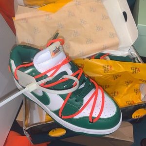 OFF WHITE NIKE DUNKS
